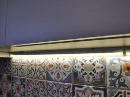 Verlichting: Kroonluchter tegen het plafond armatuur. Wat voor soort licht gekozen voor de keuken en de kwekerij