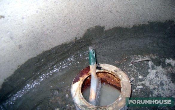 We besteden bijzondere aandacht aan de onderste ring aanligt tegen de septic tank naar de bodem.