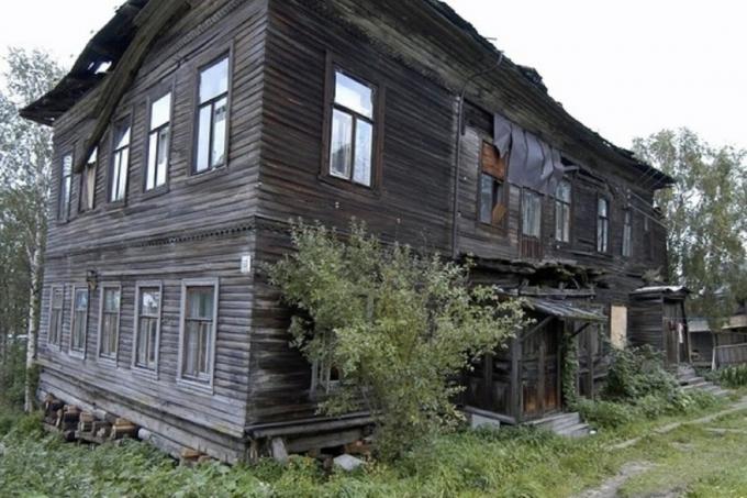 Een voorbeeld van het oude huis (afbeelding bron - Yandex-foto's)