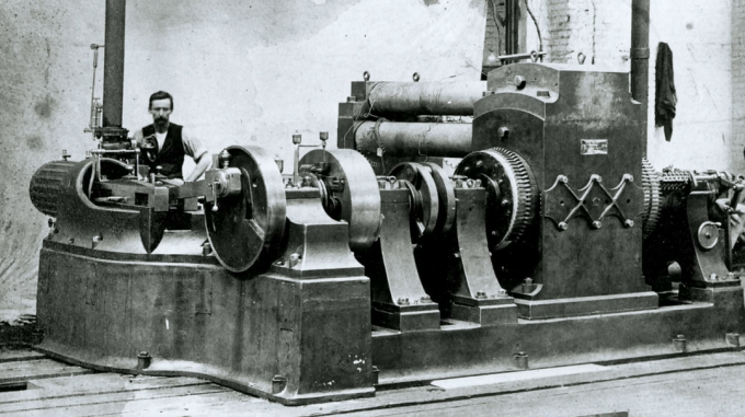 Dynamo "Jumbo" - de 27-tons machine die 100 kilowatt geproduceerd, genoeg om de macht 1200 lights