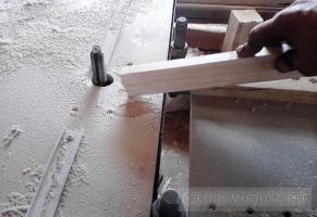 Hoe maak je een houten kist met zijn handen te maken?
