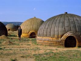 Waarom inheemse volkeren in Afrika ronde huizen bouwen