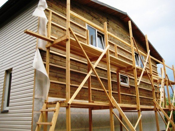 Hoe maak je een bos van houtwerk voor thuis gevelbeplating te bouwen.