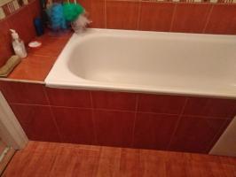Bad met hoge poten: hoe je het stevig staan ​​(een interessant geval, gerelateerd aan de oude Sovjet-bad)
