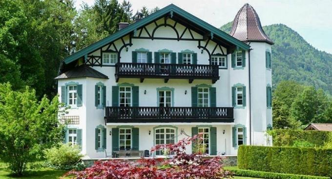 Mansion Gorbatsjov in de Beierse Alpen. Volgens sommige bronnen - te koop.