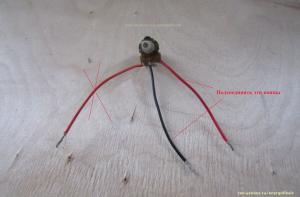 Hoe maak je een eenvoudige Tesla spoel te maken op een transistor