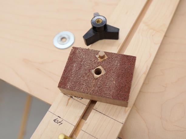van de site - https://ibuildit.ca/projects/how-to-make-a-straightedge-guide/