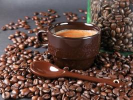 Wat is het gebruik van koffie en wat schade kunnen een drankje te brengen