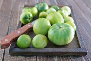 Kaviaar van groene tomaten voor de winter: de "gouden" recept uit een oud boek
