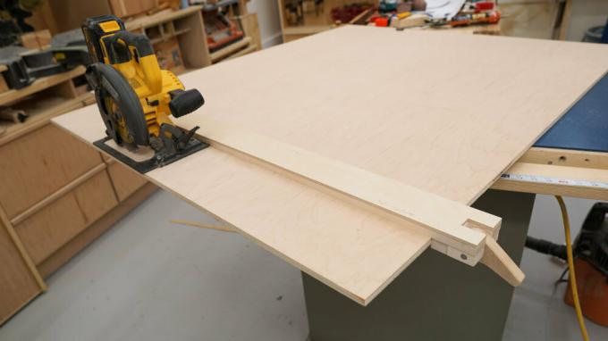 van de site - https://ibuildit.ca/projects/how-to-make-a-straightedge-guide/
