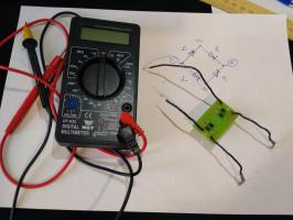 Controleer de diode brug met een multimeter