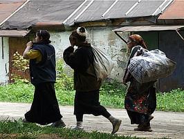 Wat is eigenlijk zigeuners gaan van dorp naar dorp en vraag de oude kussens en dekbedden.